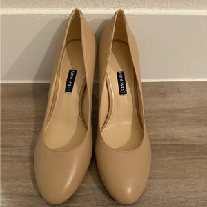 NWT - Nine West Women's Beige Heels Size 8
